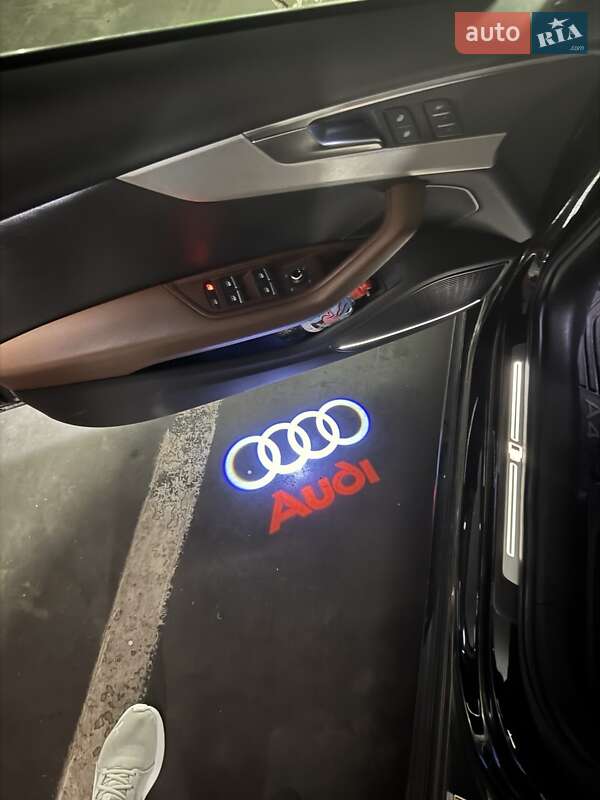 Седан Audi A4 2017 в Львові