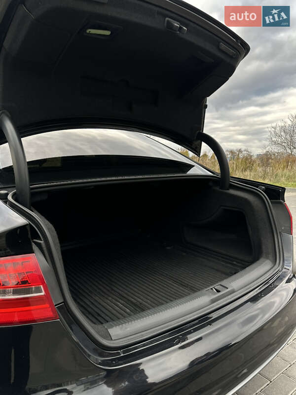 Седан Audi A4 2014 в Рівному