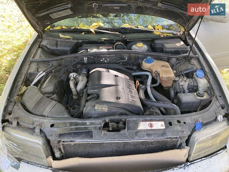 Універсал Audi A4 1998 в Запоріжжі
