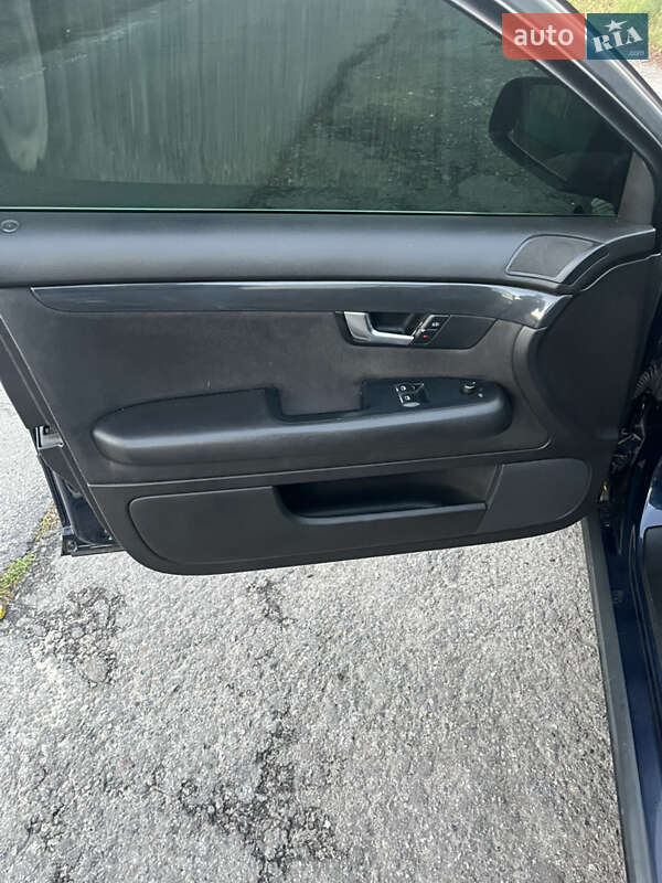 Універсал Audi A4 2004 в Дніпрі