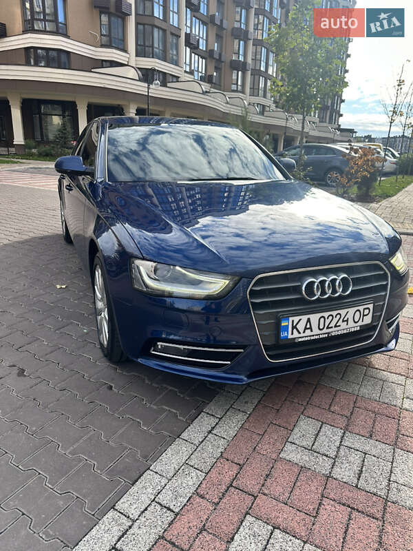 Седан Audi A4 2013 в Києві фото Седан Audi A4 2013 в Києві