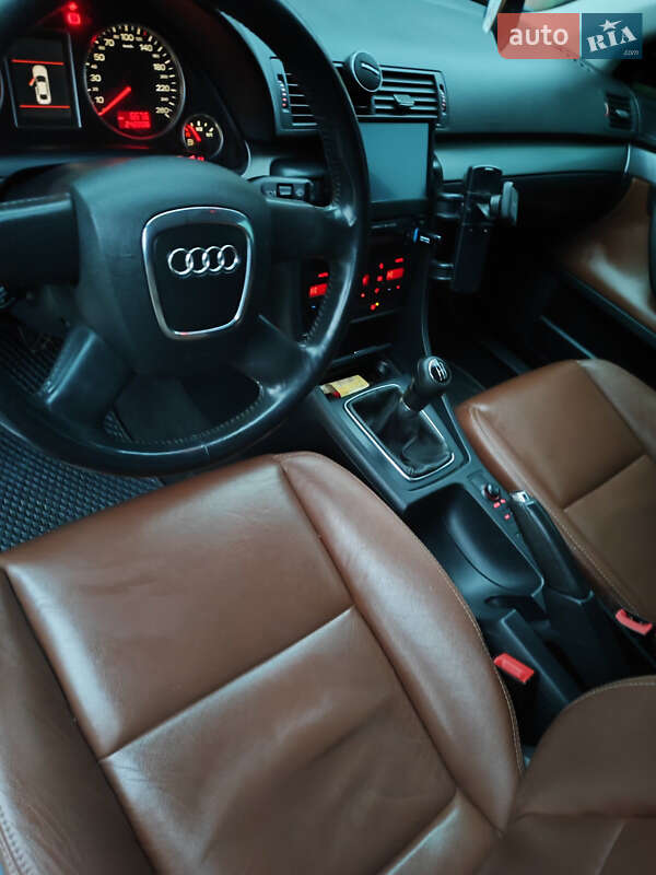 Седан Audi A4 2006 в Виноградові