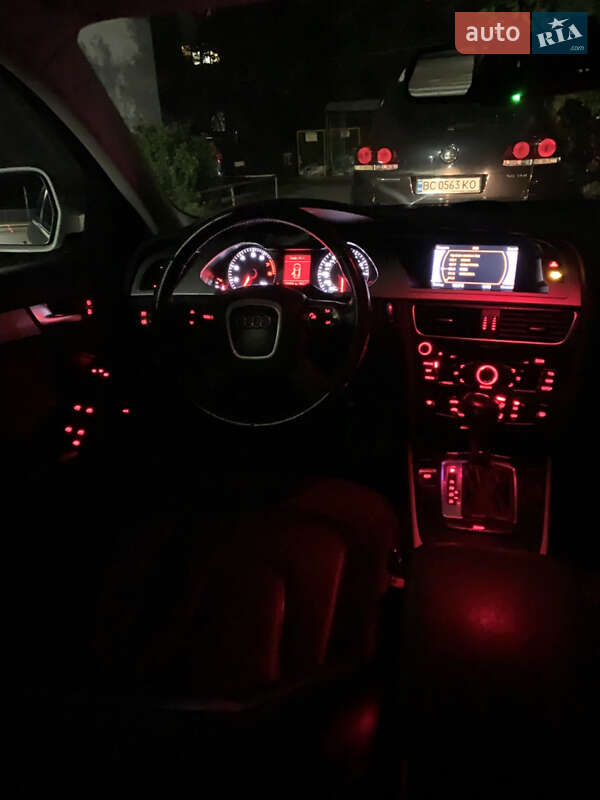 Седан Audi A4 2011 в Львові
