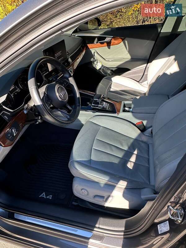 Седан Audi A4 2020 в Виннице