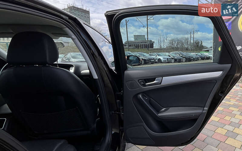 Седан Audi A4 2010 в Стрию