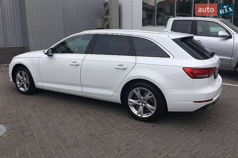 Универсал Audi A4 2017 в Киеве