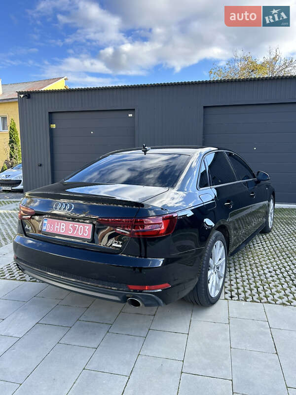 Седан Audi A4 2018 в Самборе