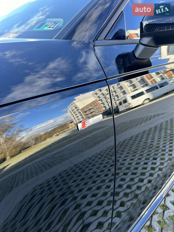 Седан Audi A4 2018 в Самборе