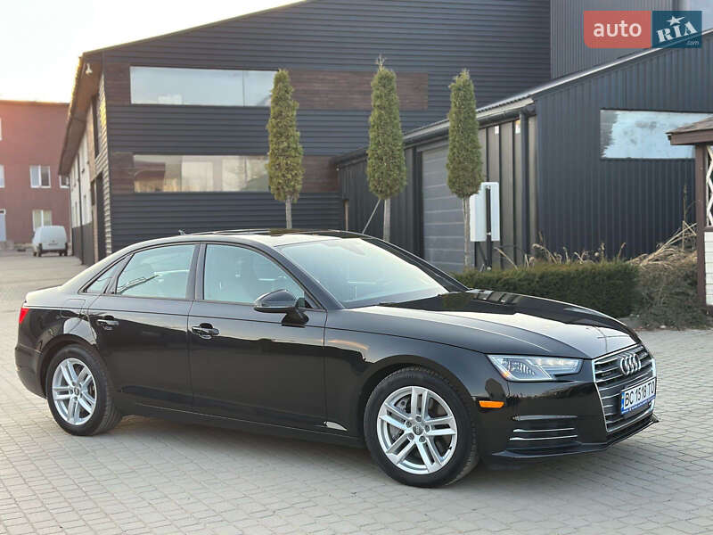 Седан Audi A4 2017 в Львові
