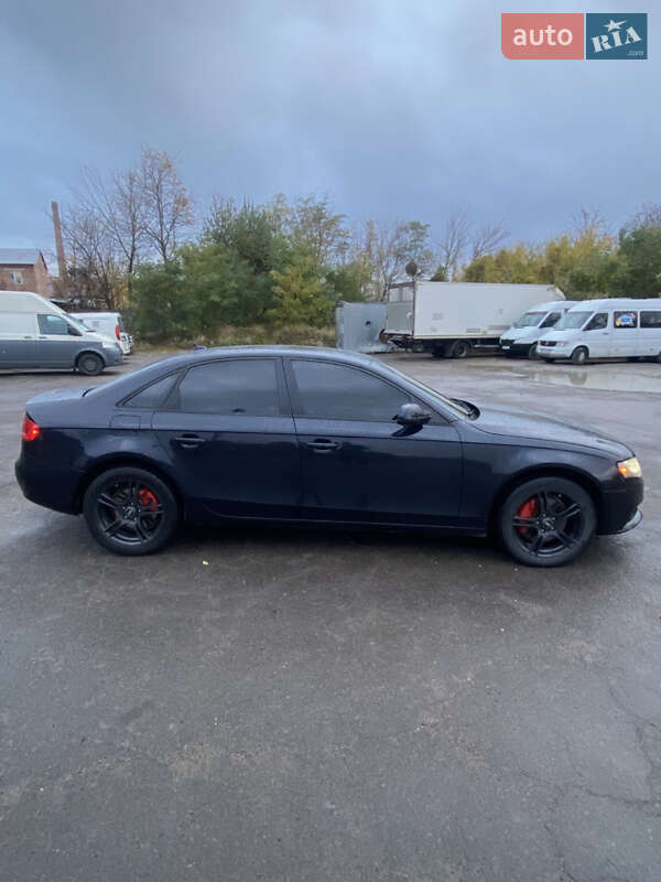 Седан Audi A4 2011 в Львові