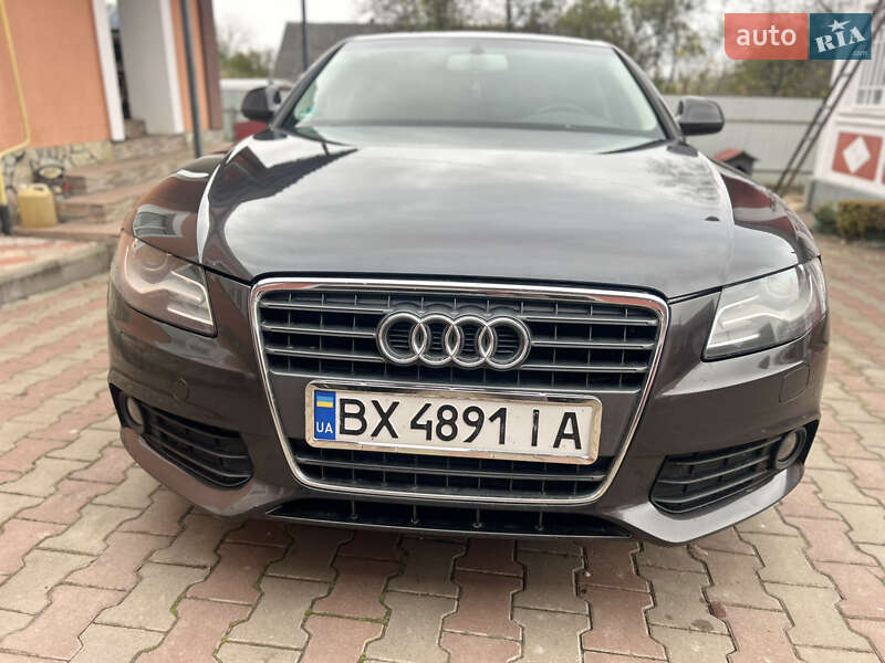 Седан Audi A4 2009 в Новой Ушице