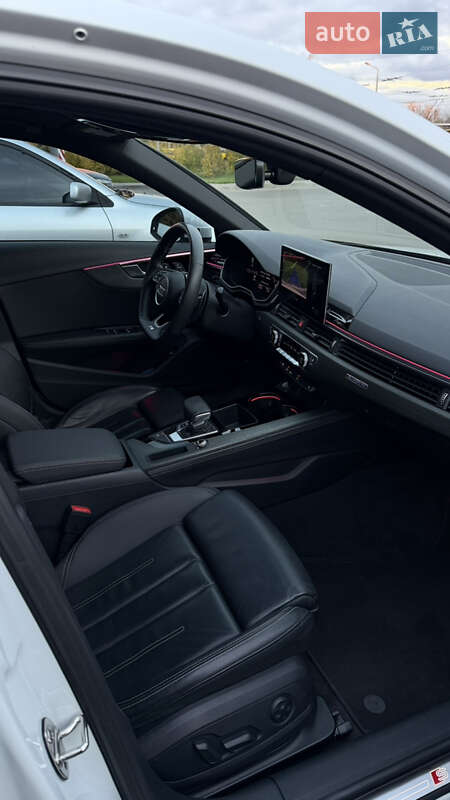 Седан Audi A4 2020 в Києві