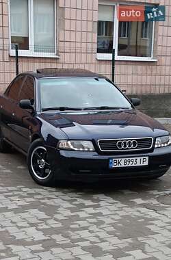 Седан Audi A4 1996 в Костополе