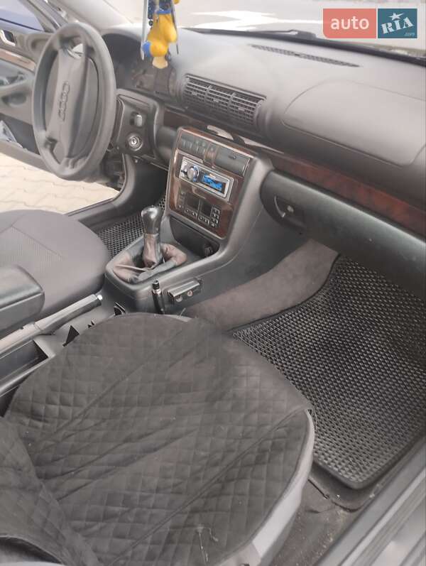 Седан Audi A4 1997 в Києві
