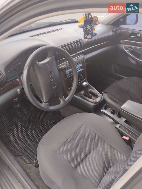 Седан Audi A4 1997 в Києві