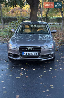 Седан Audi A4 2013 в Ивано-Франковске