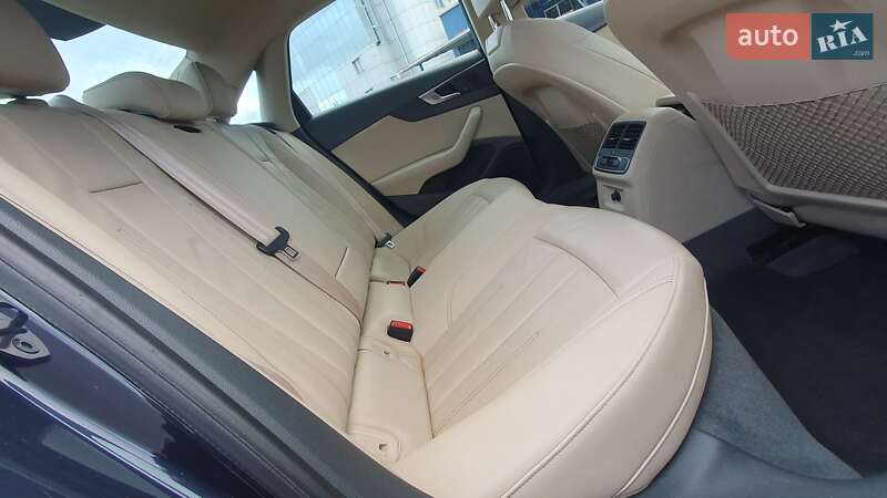 Седан Audi A4 2018 в Киеве