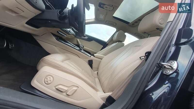 Седан Audi A4 2018 в Киеве