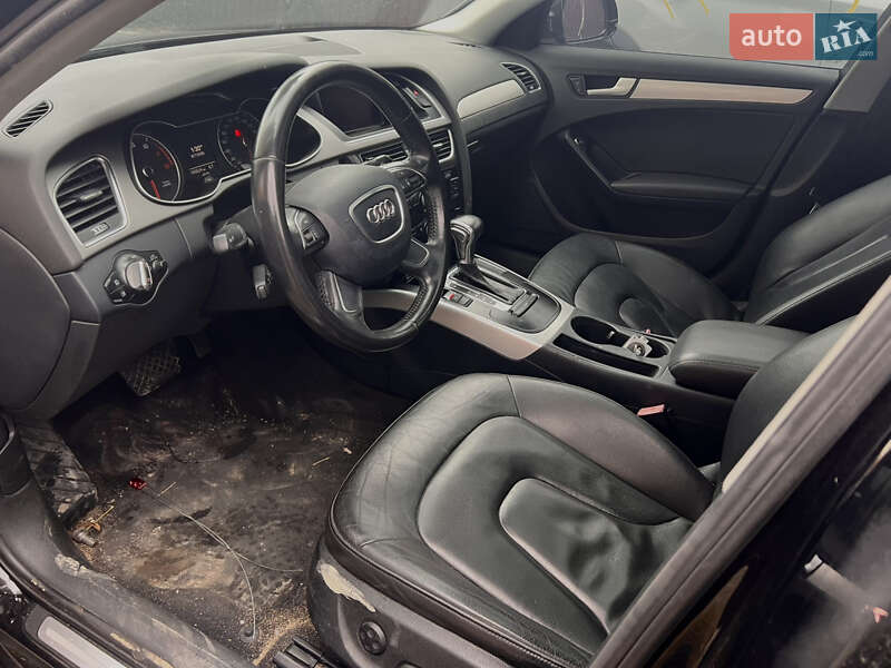 Седан Audi A4 2013 в Ровно