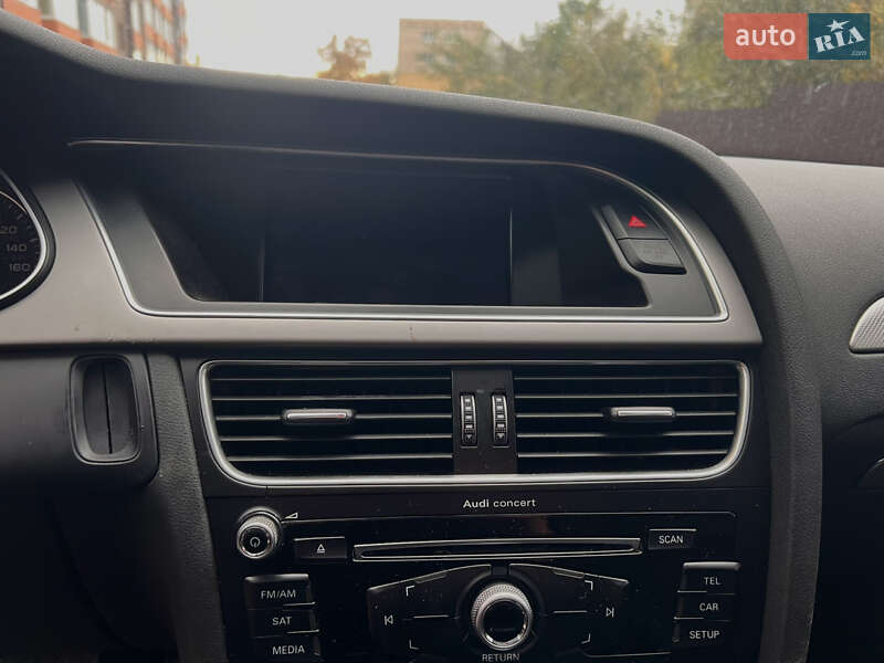 Седан Audi A4 2013 в Ровно