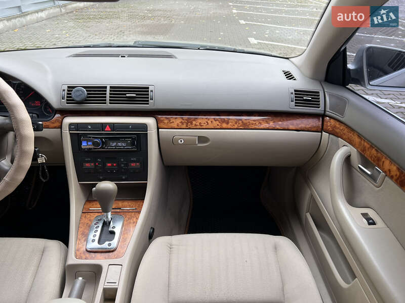 Седан Audi A4 2003 в Києві
