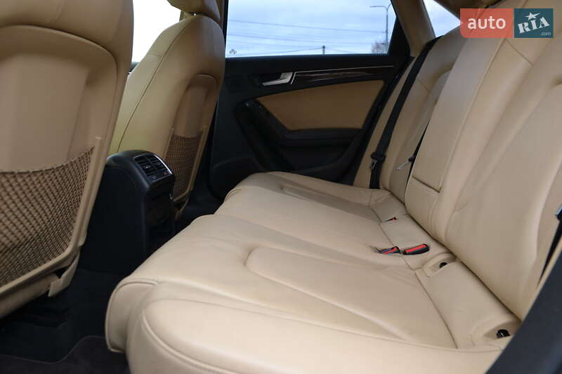 Седан Audi A4 2014 в Луцке