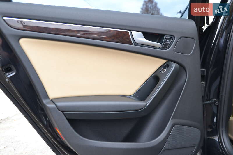 Седан Audi A4 2014 в Луцке