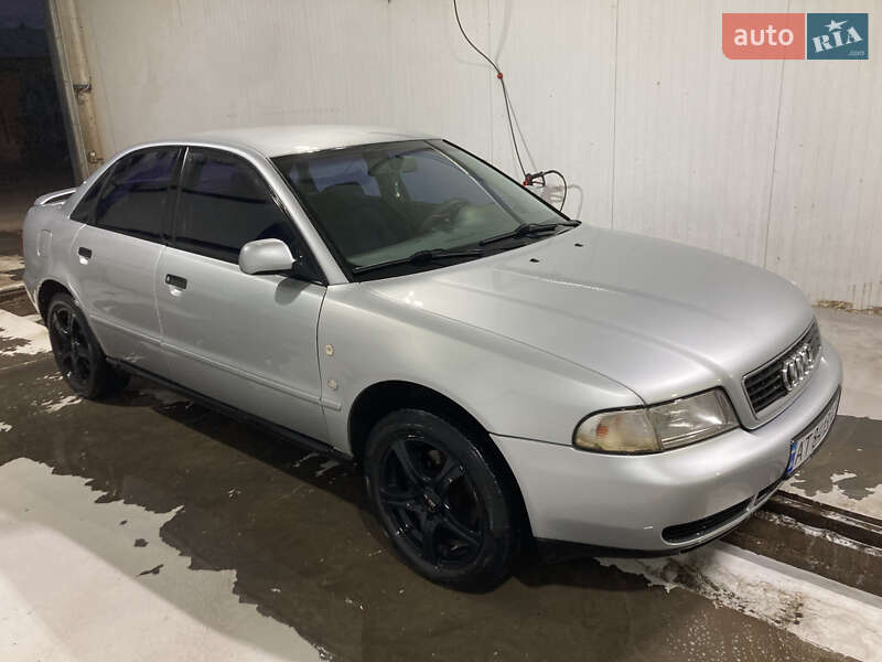Седан Audi A4 1996 в Коломые