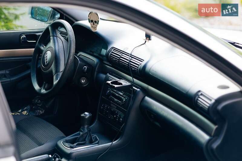 Універсал Audi A4 2001 в Львові