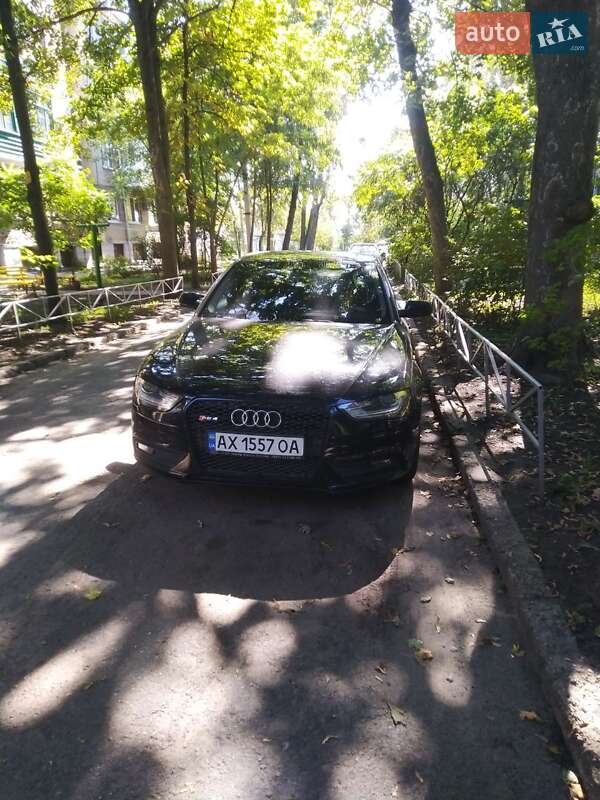 Седан Audi A4 2013 в Харкові