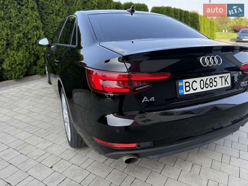 Седан Audi A4 2016 в Львове