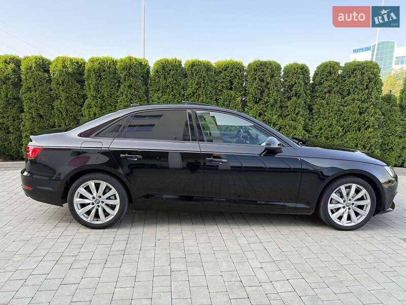 Седан Audi A4 2016 в Львове