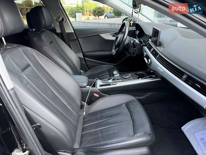 Седан Audi A4 2016 в Львове