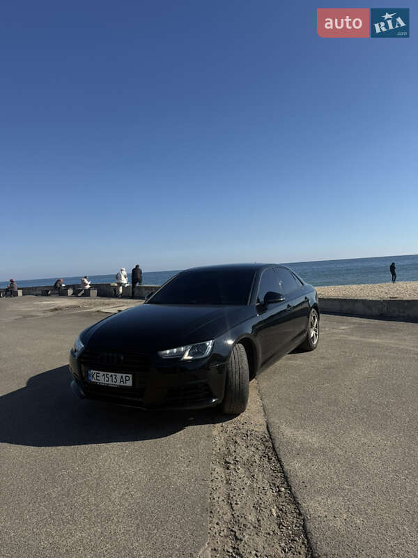 Седан Audi A4 2017 в Кривом Роге