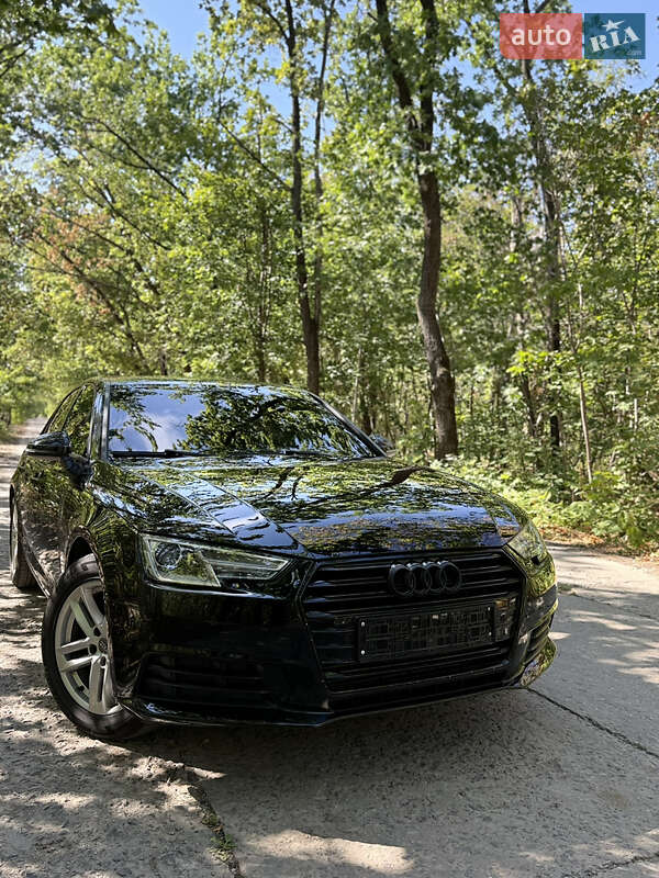 Седан Audi A4 2017 в Кривом Роге