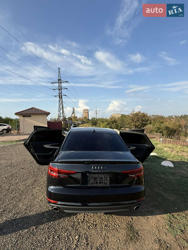 Седан Audi A4 2017 в Кривом Роге
