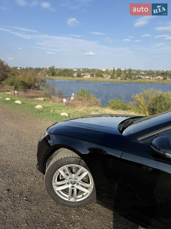 Седан Audi A4 2017 в Кривом Роге