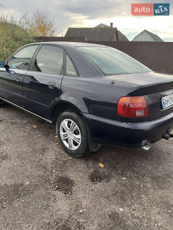 Седан Audi A4 1995 в Бердичеве