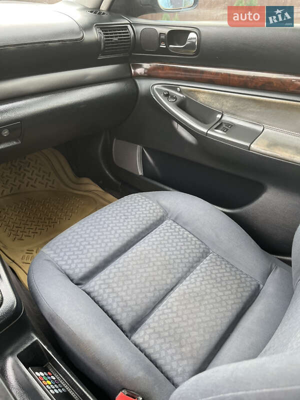 Седан Audi A4 1995 в Бердичеве