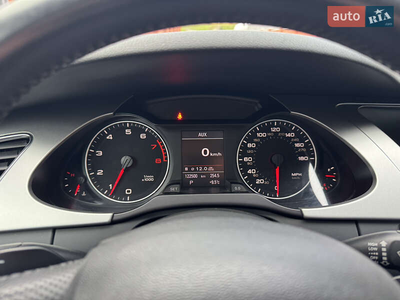 Седан Audi A4 2011 в Мукачевому