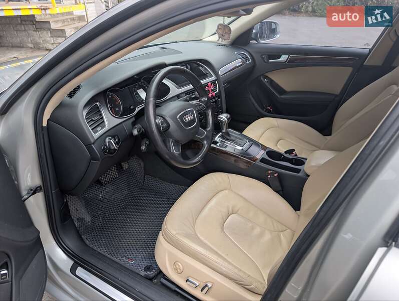 Седан Audi A4 2013 в Ивано-Франковске