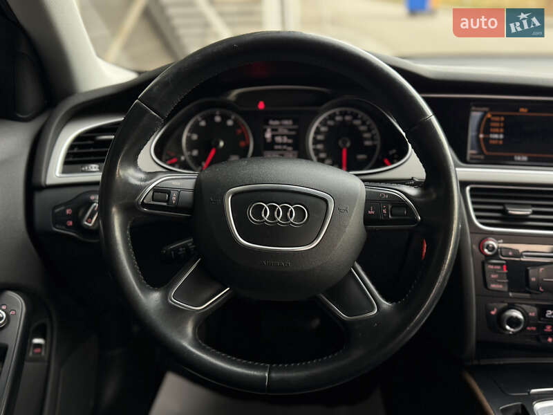 Седан Audi A4 2014 в Києві