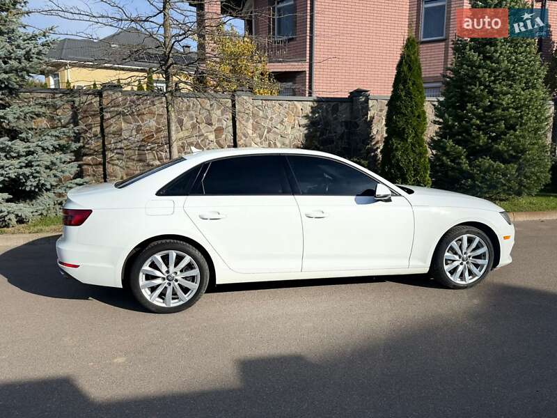 Седан Audi A4 2017 в Києві