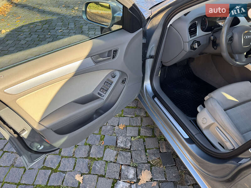 Седан Audi A4 2010 в Києві