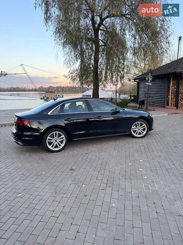 Седан Audi A4 2020 в Киеве