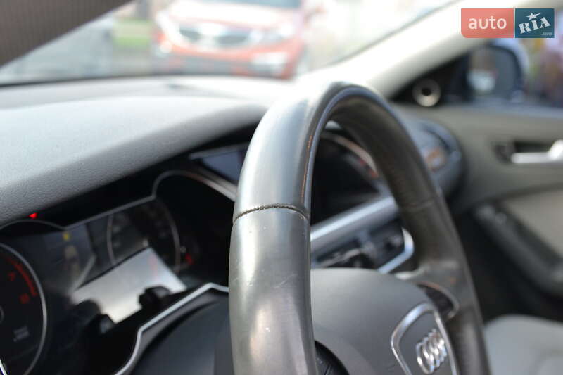 Седан Audi A4 2013 в Луцке
