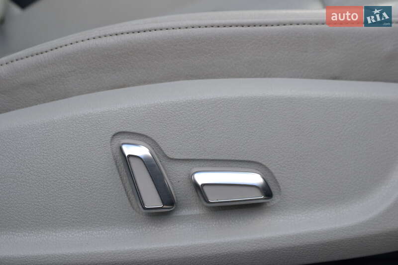 Седан Audi A4 2013 в Луцке