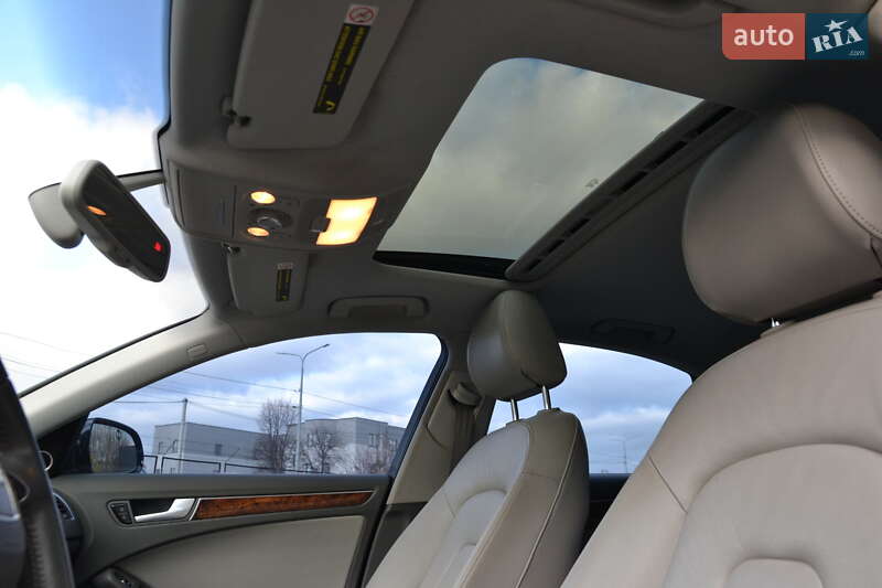 Седан Audi A4 2013 в Луцке