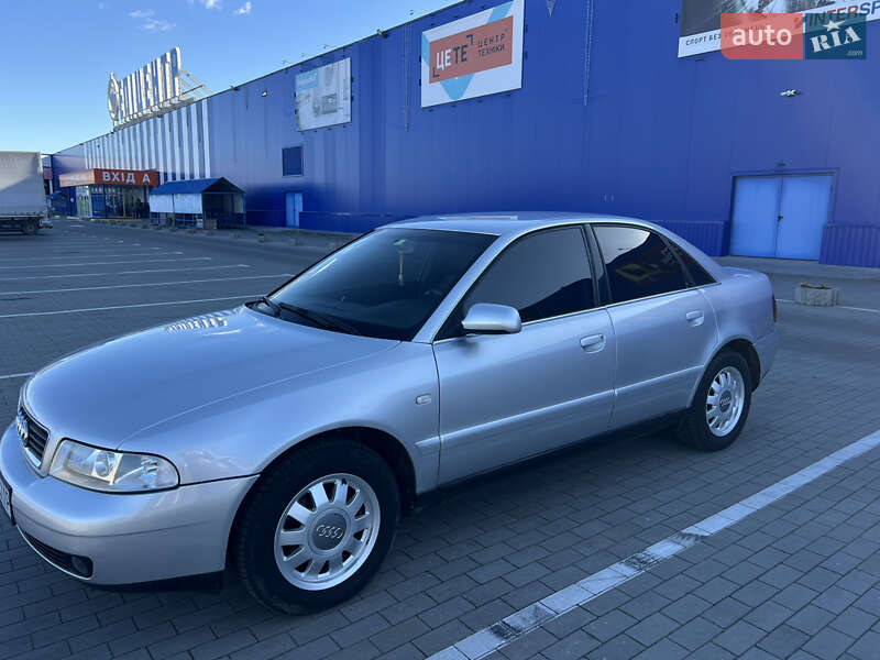 Седан Audi A4 2000 в Виннице
