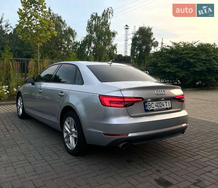 Седан Audi A4 2016 в Львові